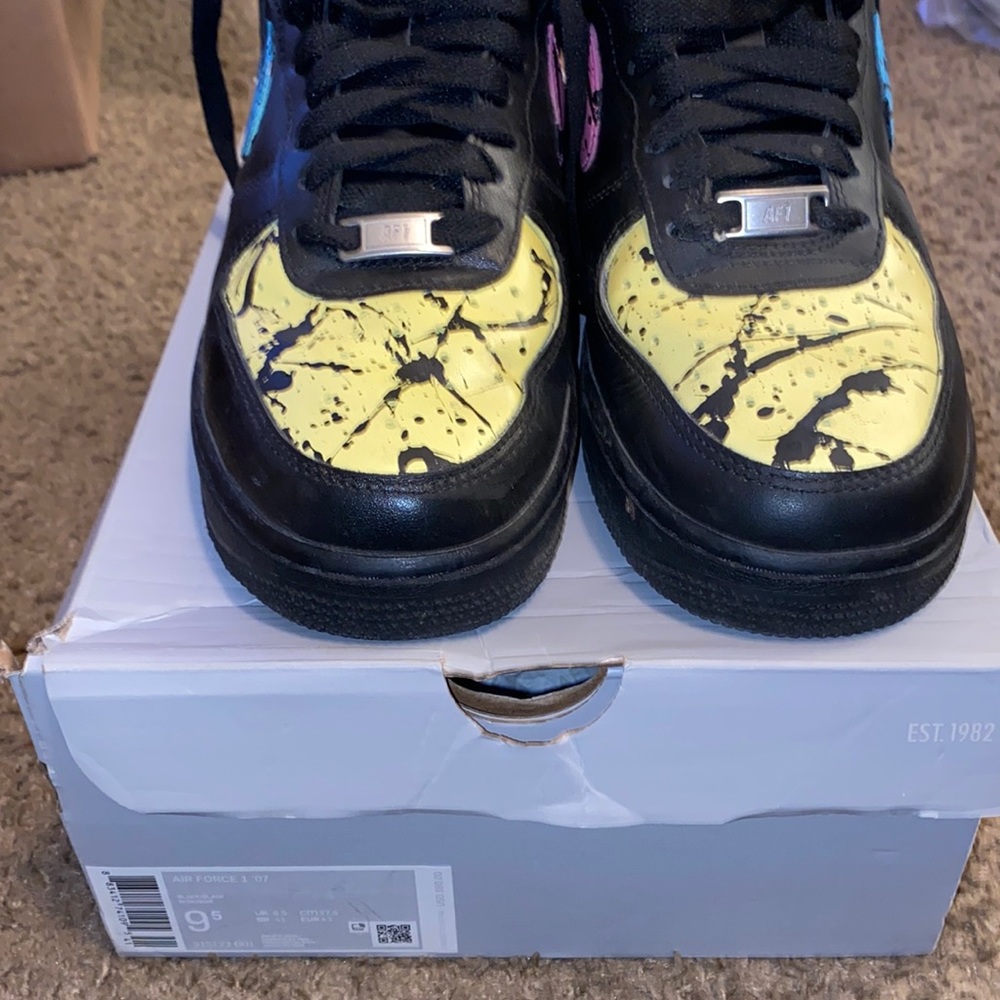 Nike Black and Yellow Sneakers